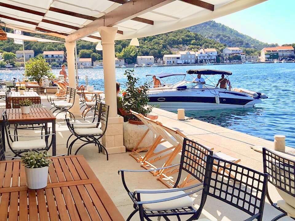 Accommodation Triton Lastovo Exteriér fotografie